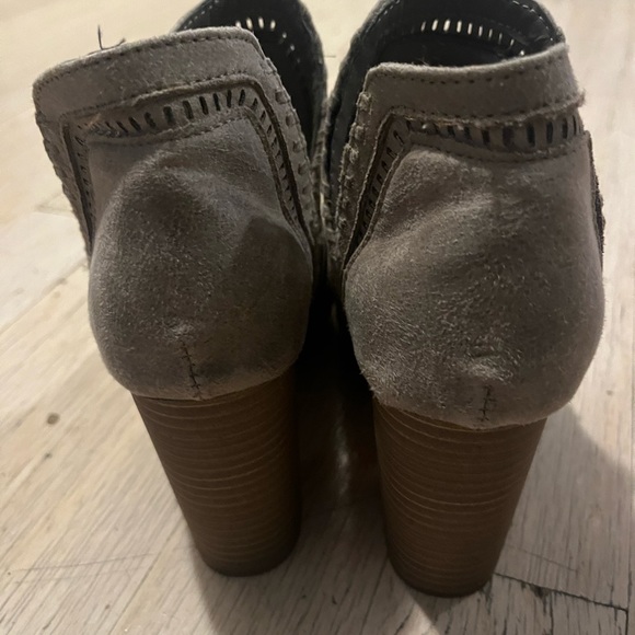 Peep toe ankle booties - Picture 4 of 5